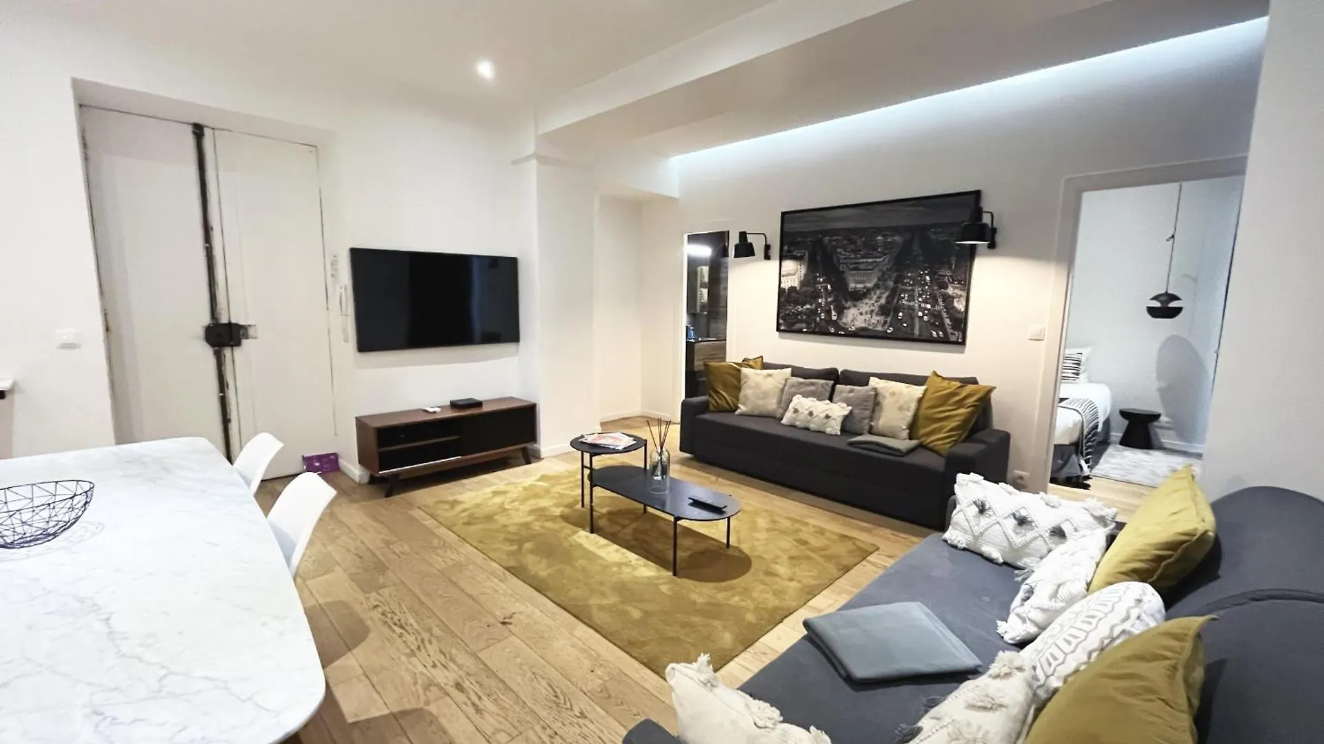 Urban Flat 69 - Beautiful Parisian In Center Of *